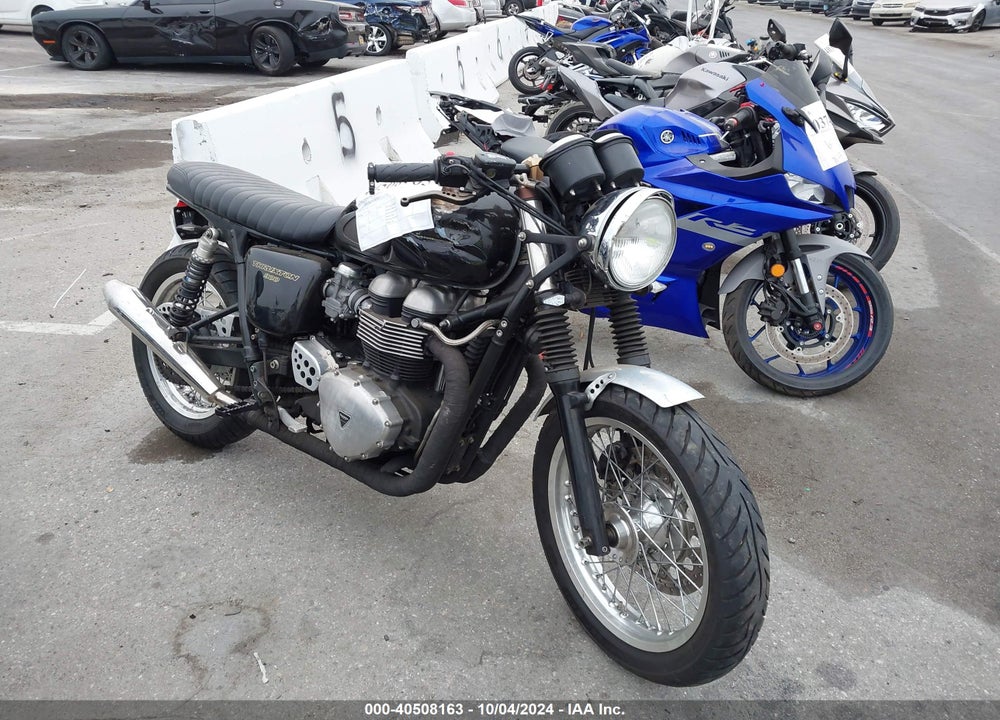 2009 TRIUMPH MOTORCYCLE THRUXTON 900 VIN: SMT920K179T369314