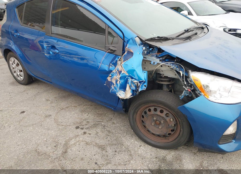2013 TOYOTA PRIUS C TWO VIN: JTDKDTB34D1546743