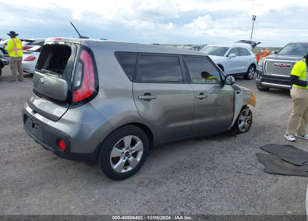2018 KIA SOUL VIN: KNDJN2A21J7523652