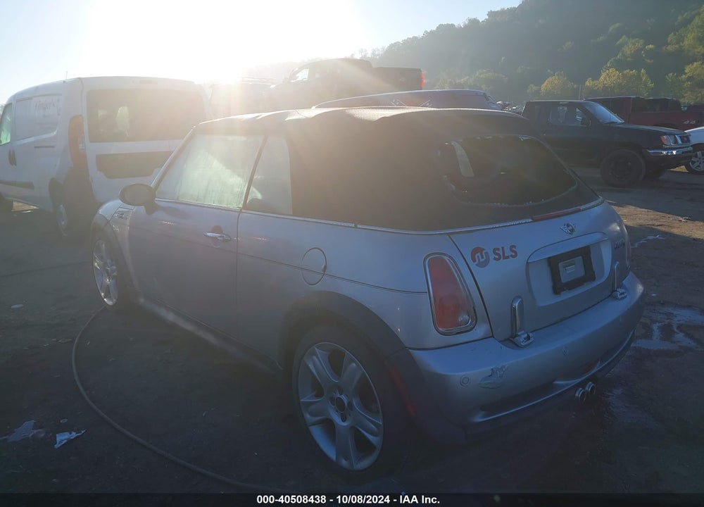 2007 MINI COOPER S VIN: WMWRH33557TL93847