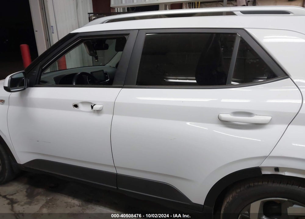 2022 HYUNDAI VENUE SEL VIN: KMHRC8A32NU153321