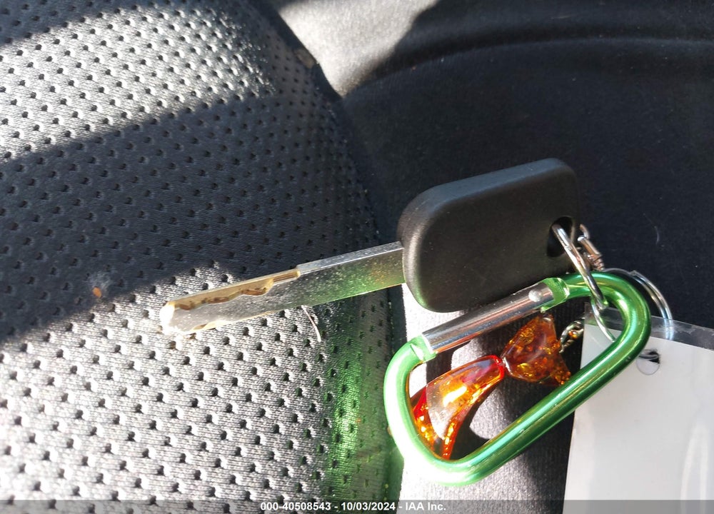 2007 HONDA FIT VIN: JHMGD38447S045452