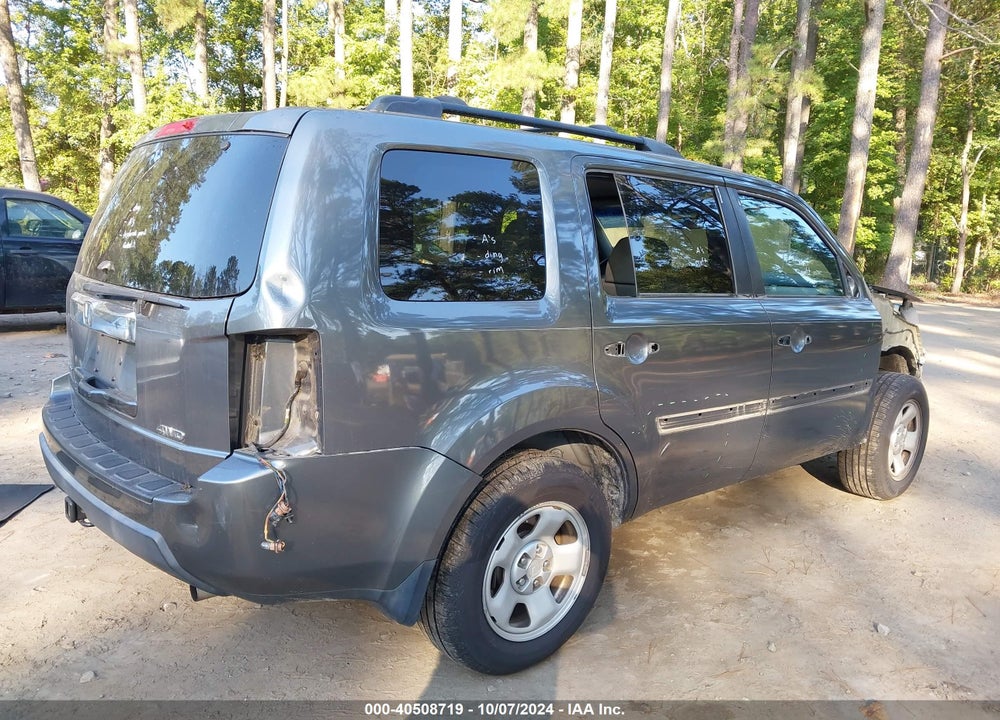 2011 HONDA PILOT LX VIN: 5FNYF4H28BB014070