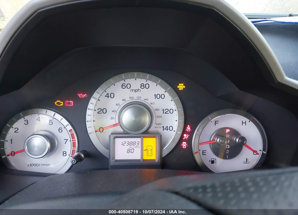 2011 HONDA PILOT LX VIN: 5FNYF4H28BB014070