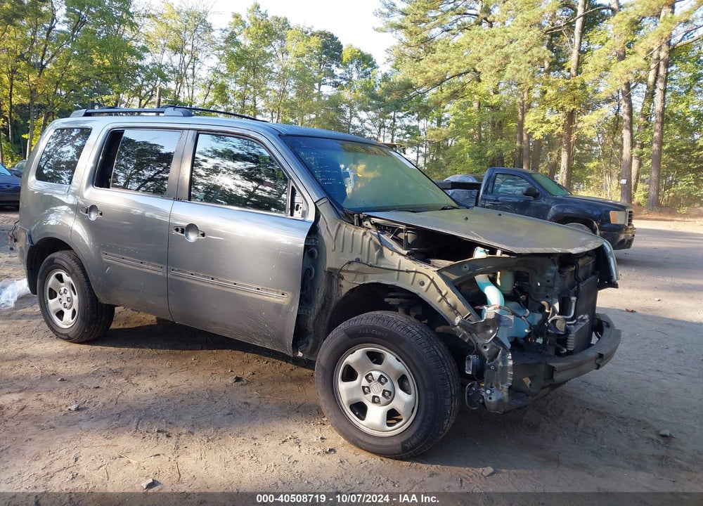 2011 HONDA PILOT LX VIN: 5FNYF4H28BB014070