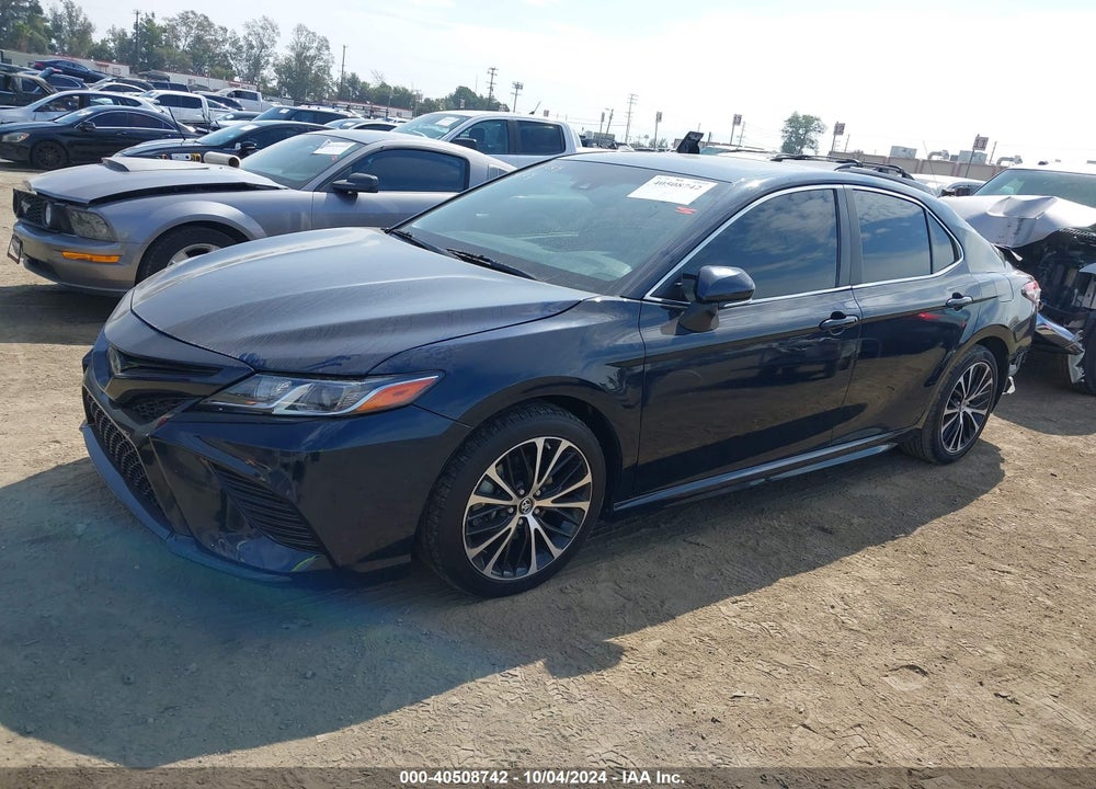 2018 TOYOTA CAMRY SE VIN: 4T1B11HK4JU530639
