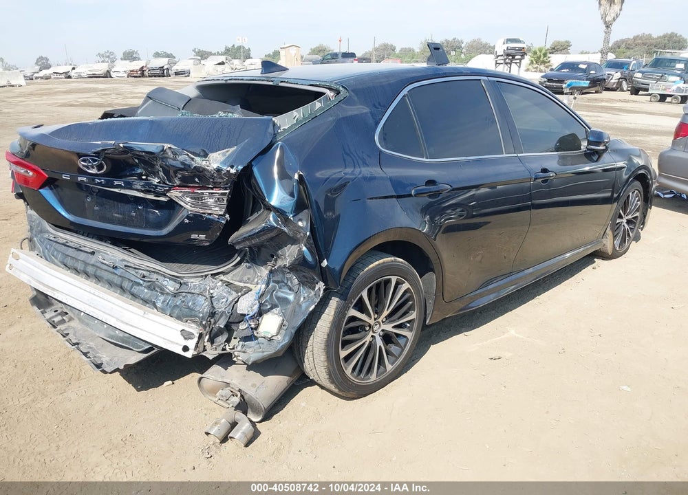 2018 TOYOTA CAMRY SE VIN: 4T1B11HK4JU530639