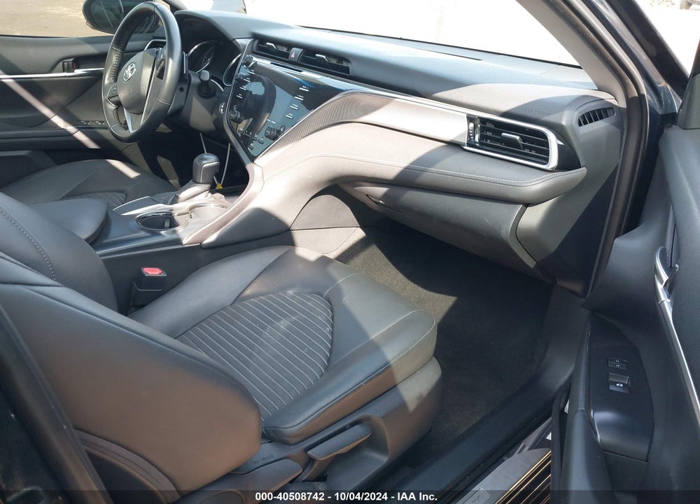 2018 TOYOTA CAMRY SE VIN: 4T1B11HK4JU530639