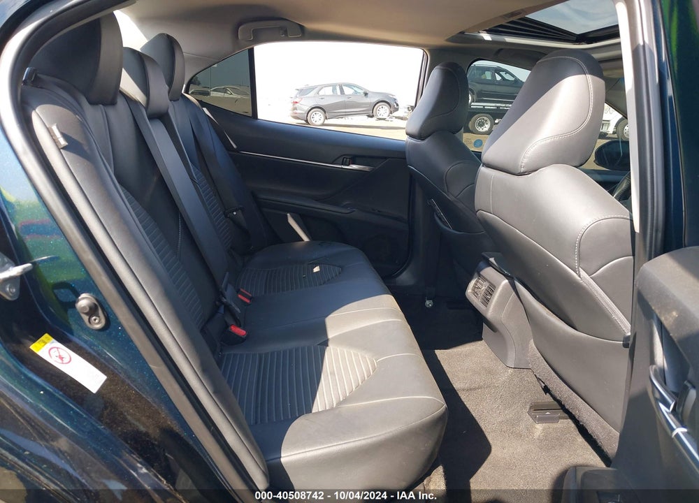 2018 TOYOTA CAMRY SE VIN: 4T1B11HK4JU530639