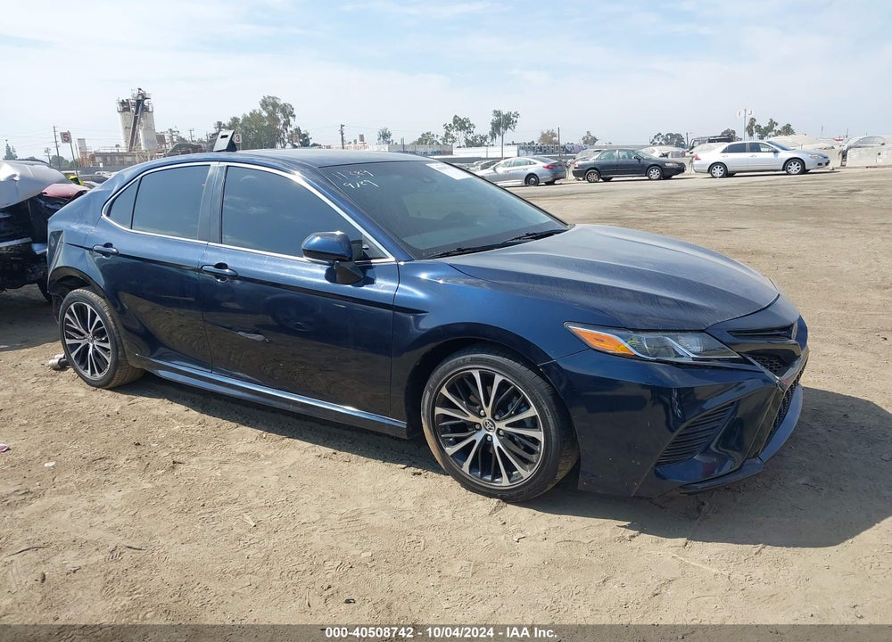 2018 TOYOTA CAMRY SE VIN: 4T1B11HK4JU530639