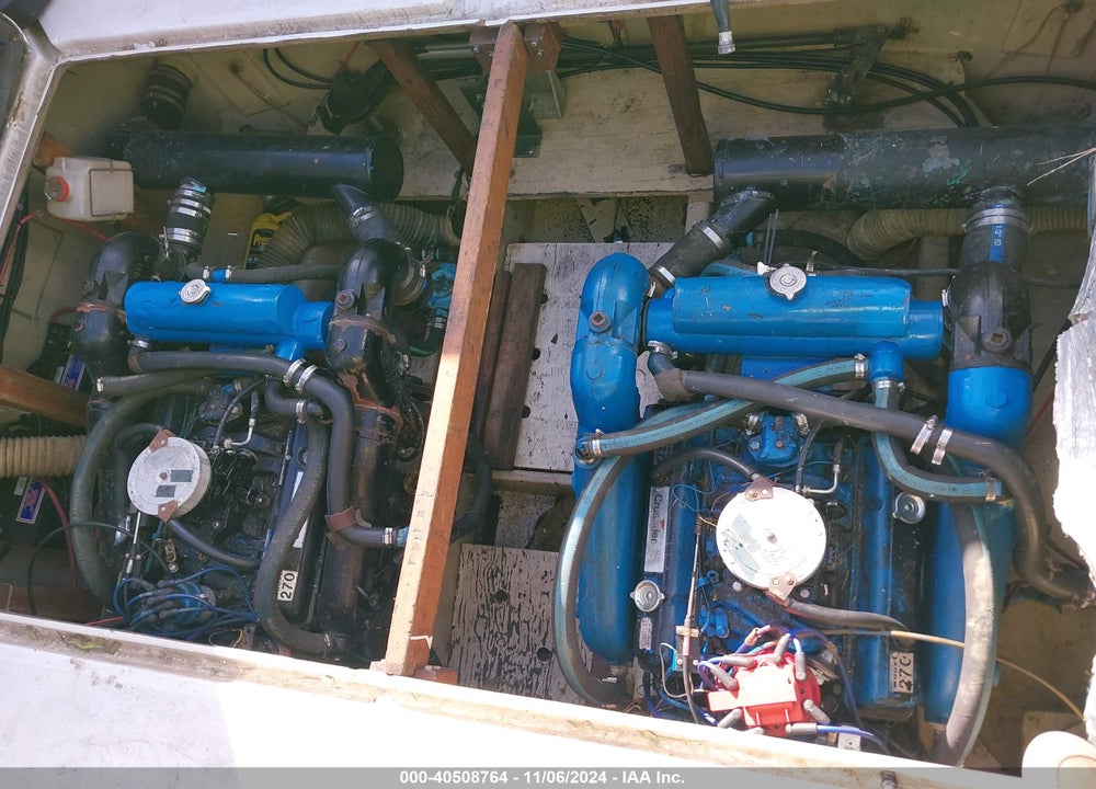 1979 UNIFLITE 32 VIN: 00000UNF01854M79E
