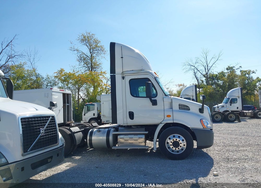 2016 FREIGHTLINER CASCADIA 113 VIN: 3AKJGBDV1GSGX7553