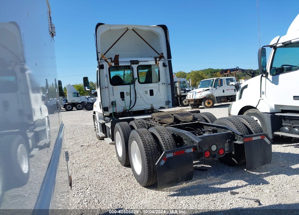 2016 FREIGHTLINER CASCADIA 113 VIN: 3AKJGBDV1GSGX7553