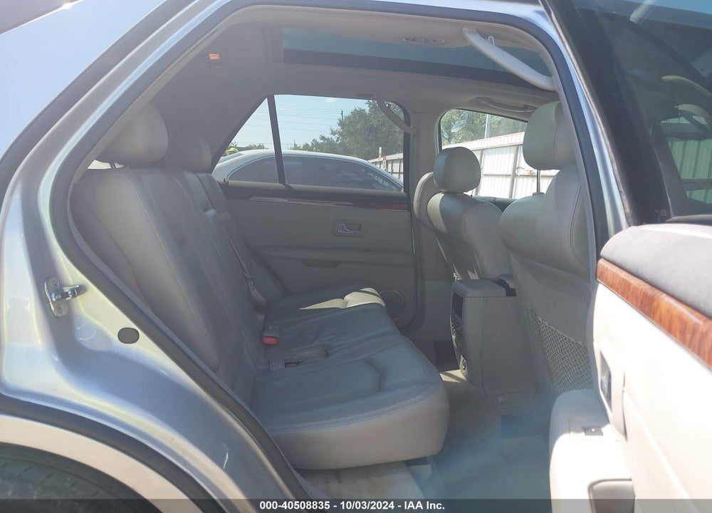 2009 CADILLAC SRX V6 VIN: 1GYEE637890157561