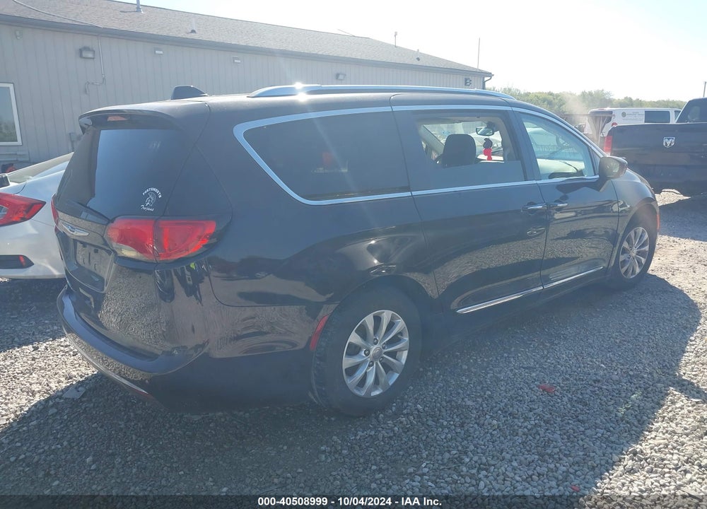 2018 CHRYSLER PACIFICA TOURING L VIN: 2C4RC1BG1JR112294