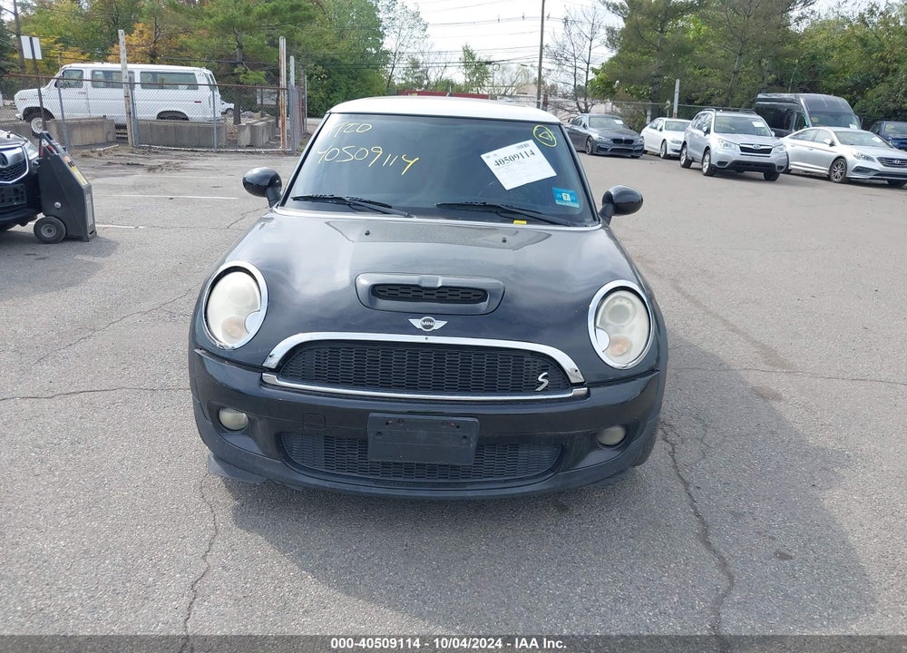 2010 MINI COOPER S VIN: WMWMF7C50ATX45246
