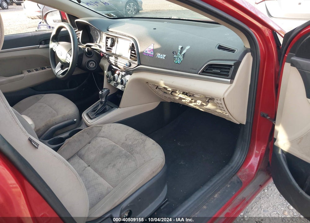 2019 HYUNDAI ELANTRA SEL VIN: 5NPD84LF1KH415965