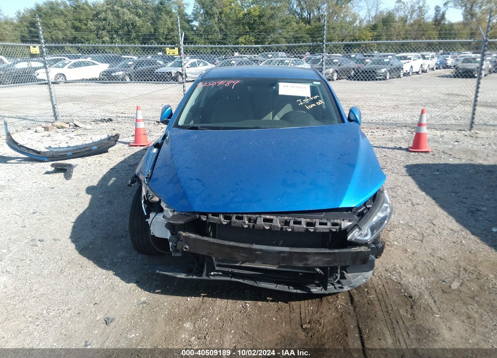 2018 HYUNDAI ELANTRA SE VIN: KMHD74LF1JU637537