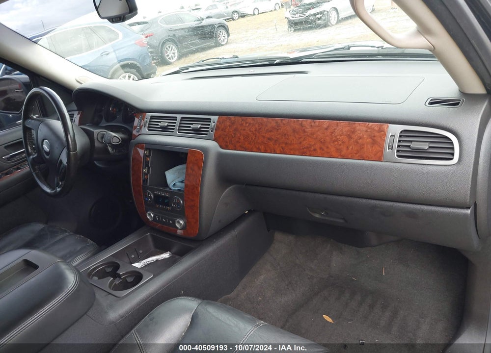 2007 CHEVROLET TAHOE LT VIN: 1GNFK13077J326508