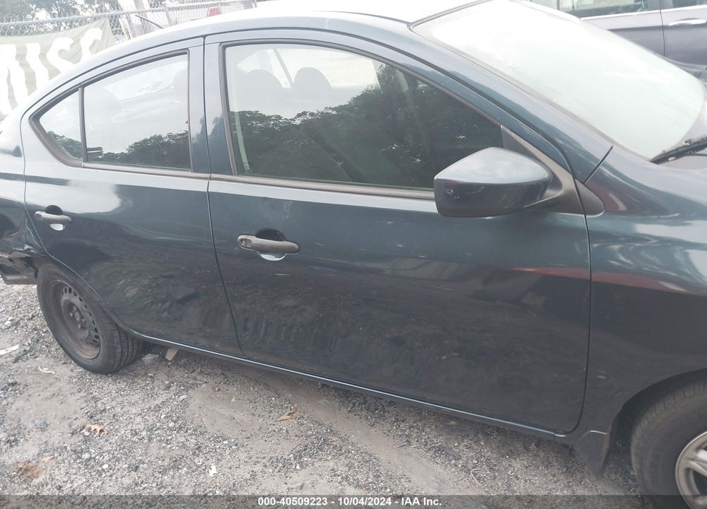 2017 NISSAN VERSA 1.6 S+ VIN: 3N1CN7AP1HL843435