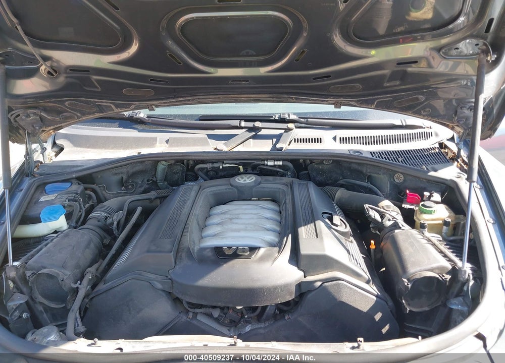 2005 VOLKSWAGEN TOUAREG V8 VIN: WVGZM77L35D076635