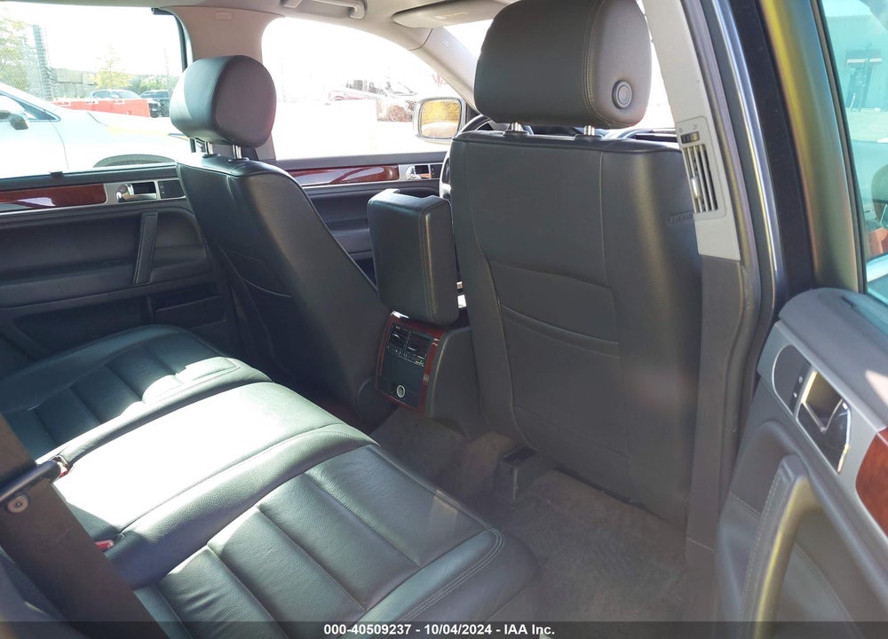 2005 VOLKSWAGEN TOUAREG V8 VIN: WVGZM77L35D076635