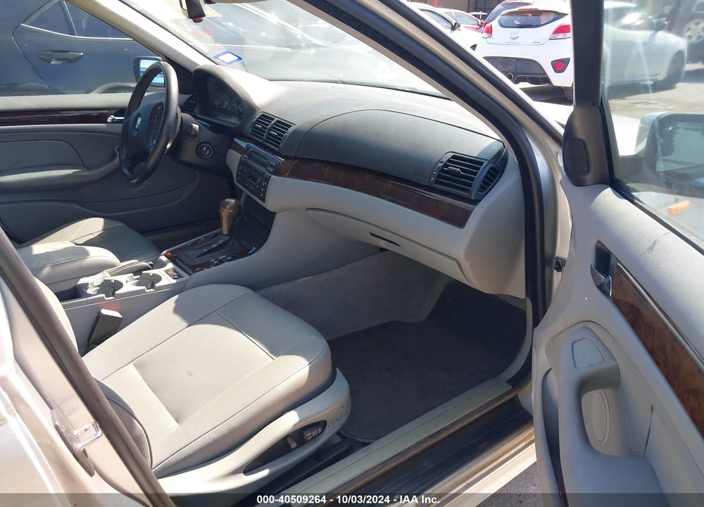 2004 BMW 325I VIN: WBAEV33444KR31759