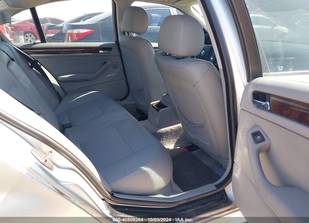2004 BMW 325I VIN: WBAEV33444KR31759