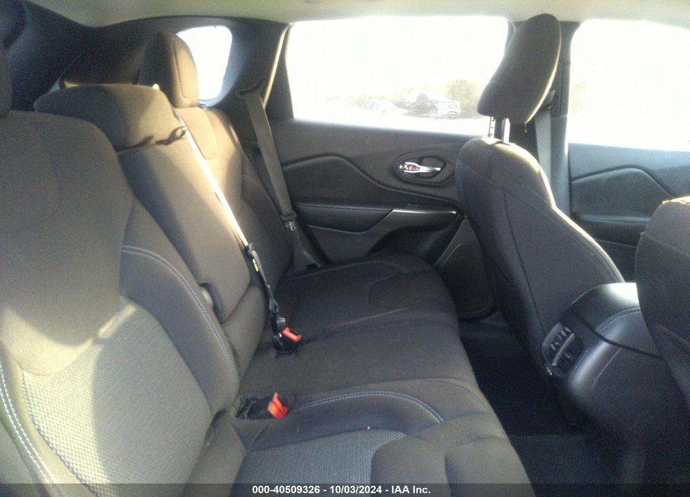 2020 JEEP CHEROKEE LATITUDE FWD VIN: 1C4PJLCBXLD552337