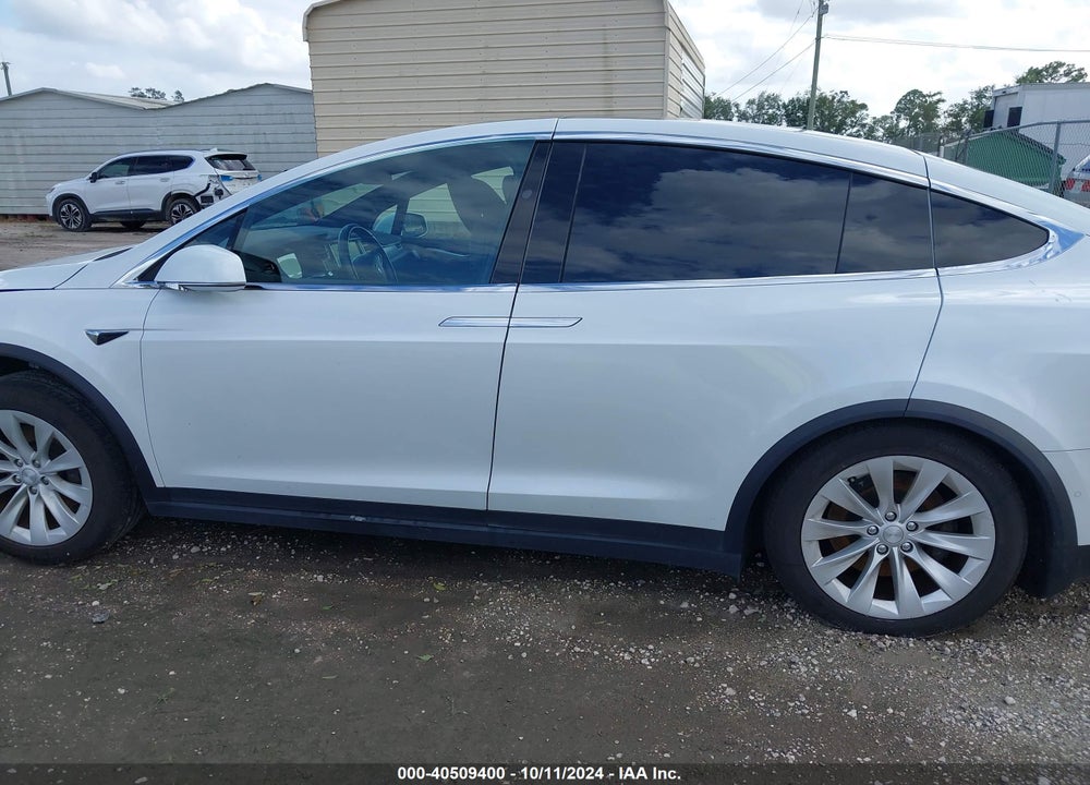 2017 TESLA MODEL X 100D/75D/90D VIN: 5YJXCDE23HF044644