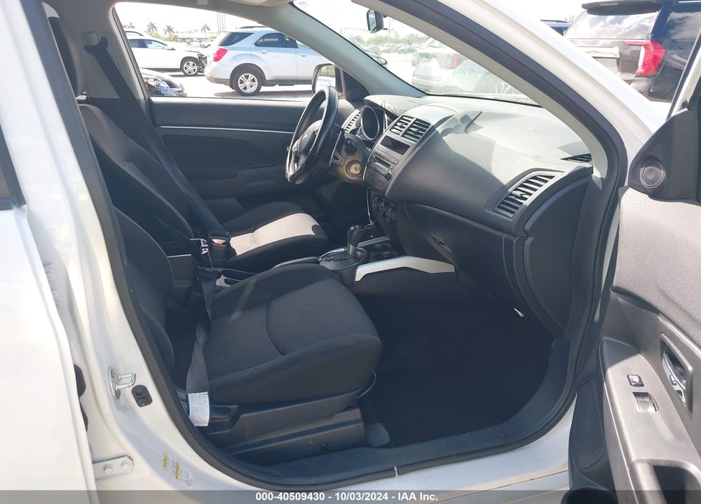 2011 MITSUBISHI OUTLANDER SPORT ES VIN: JA4AP3AU7BZ014568