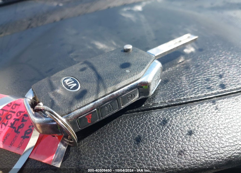 2019 KIA FORTE LXS VIN: 3KPF24AD9KE036647