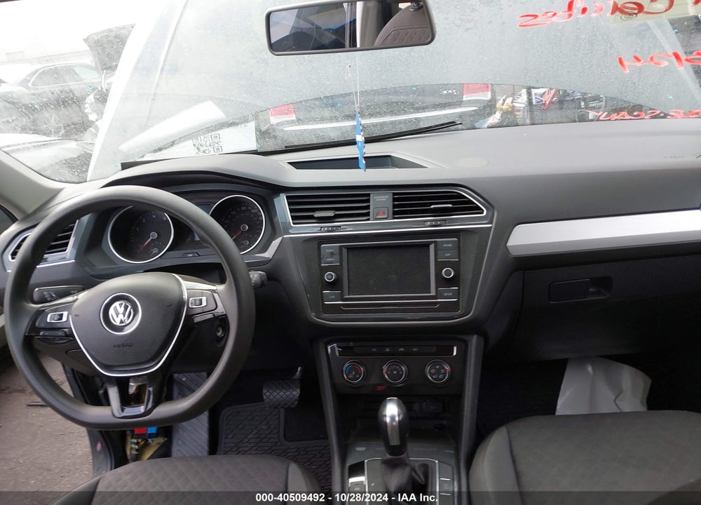 2019 VOLKSWAGEN TIGUAN 2.0T S VIN: 3VV1B7AX4KM083663