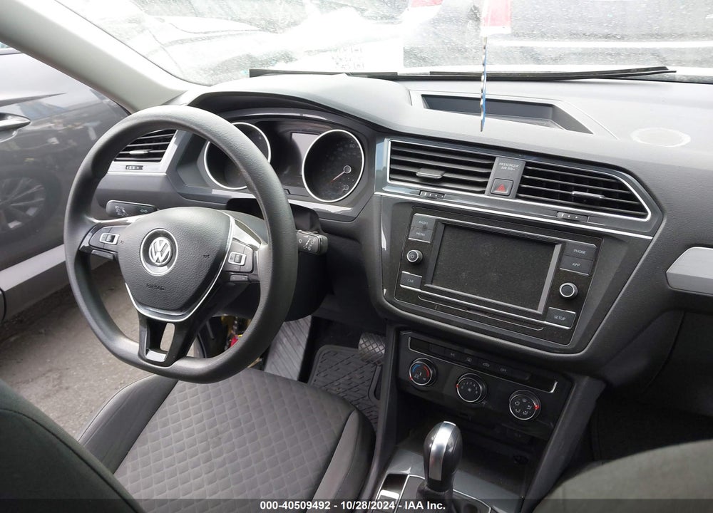 2019 VOLKSWAGEN TIGUAN 2.0T S VIN: 3VV1B7AX4KM083663