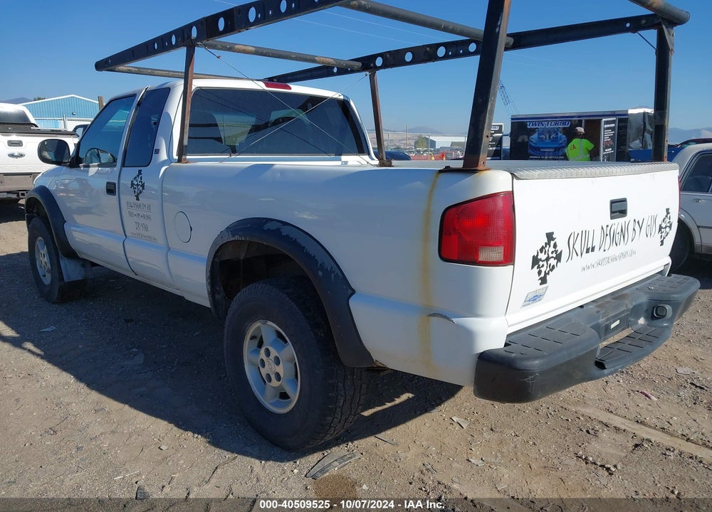 1998 CHEVROLET S-10 LS VIN: 1GCCT19WXW8218412