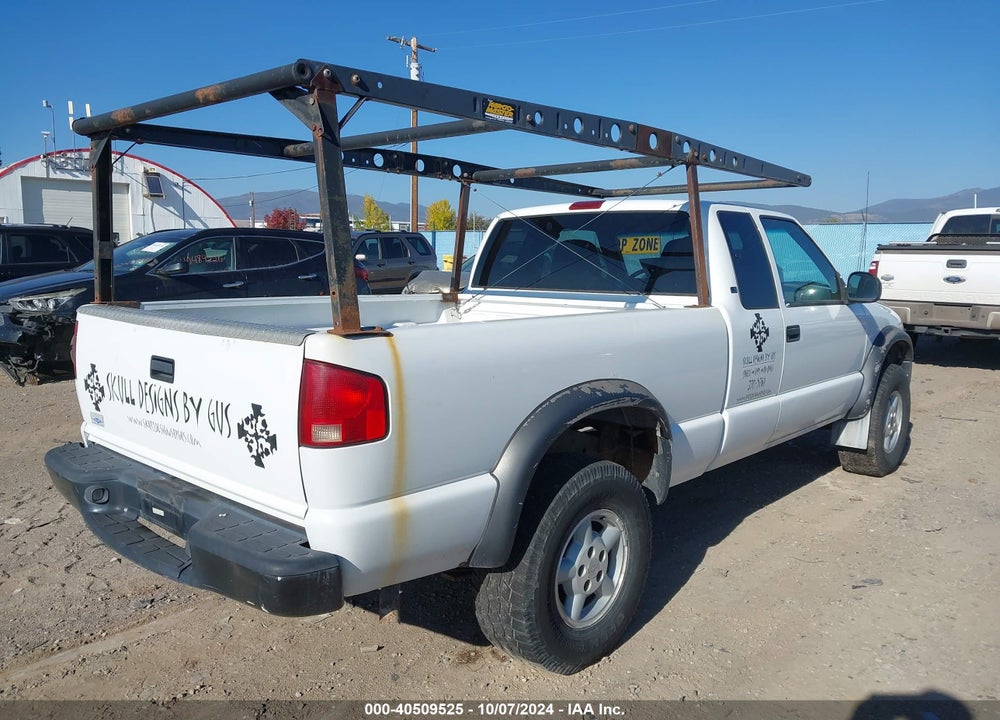 1998 CHEVROLET S-10 LS VIN: 1GCCT19WXW8218412