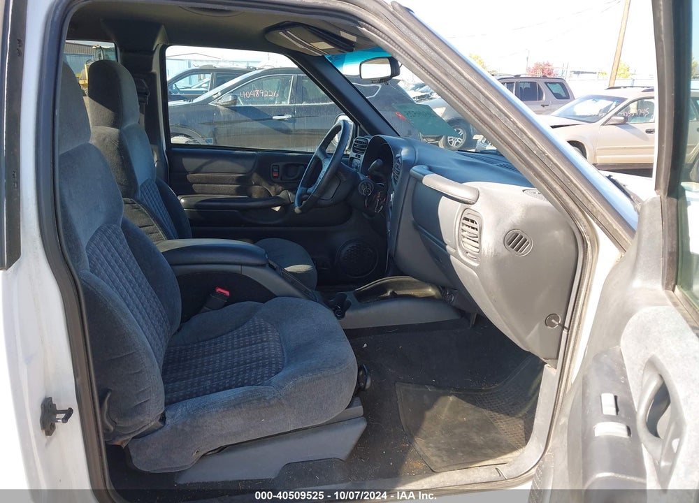 1998 CHEVROLET S-10 LS VIN: 1GCCT19WXW8218412