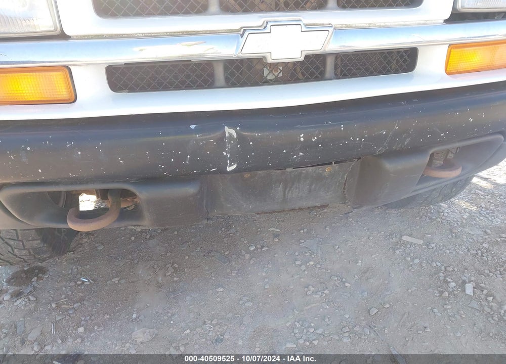 1998 CHEVROLET S-10 LS VIN: 1GCCT19WXW8218412