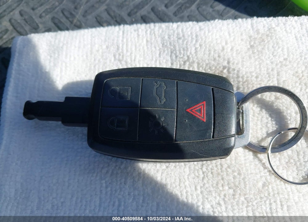 2011 VOLVO S40 VIN: YV1672MS0B2534985