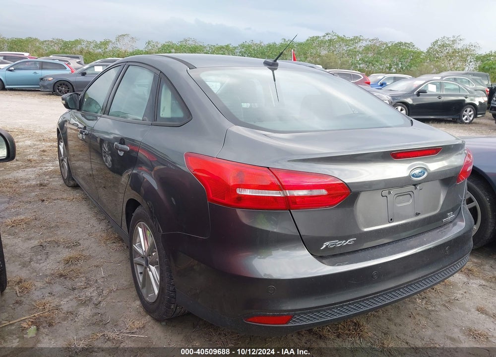 2015 FORD FOCUS SE VIN: 1FADP3F27FL252820
