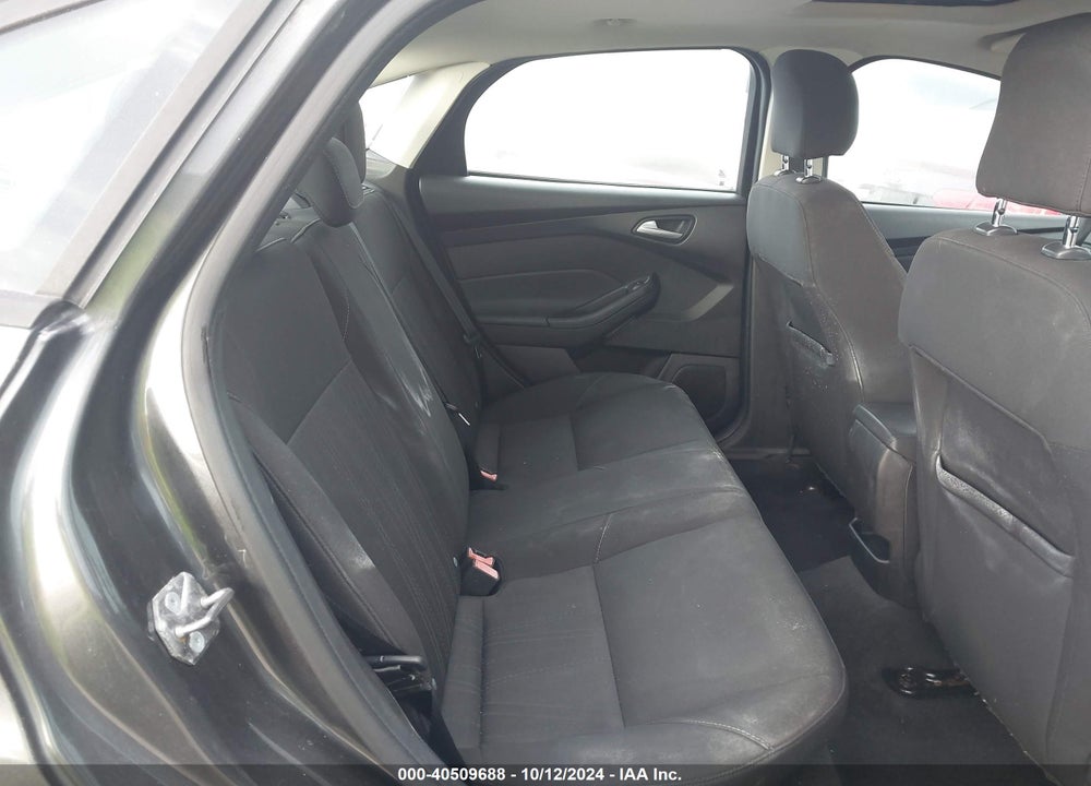 2015 FORD FOCUS SE VIN: 1FADP3F27FL252820