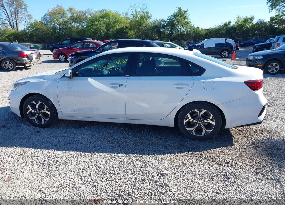 2019 KIA FORTE LXS VIN: 3KPF24AD5KE105351