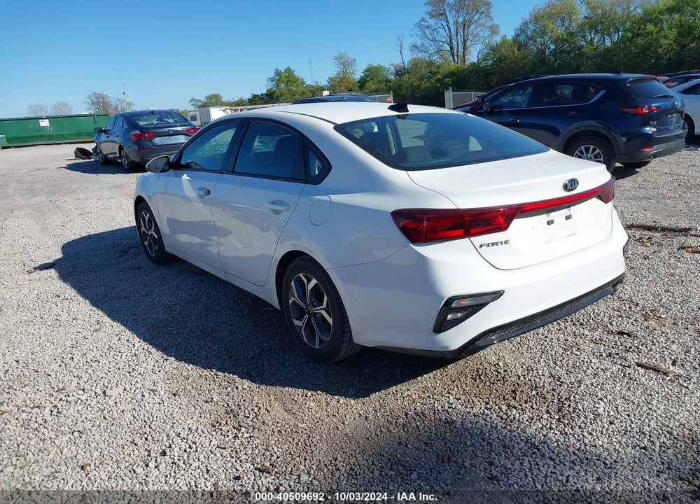 2019 KIA FORTE LXS VIN: 3KPF24AD5KE105351