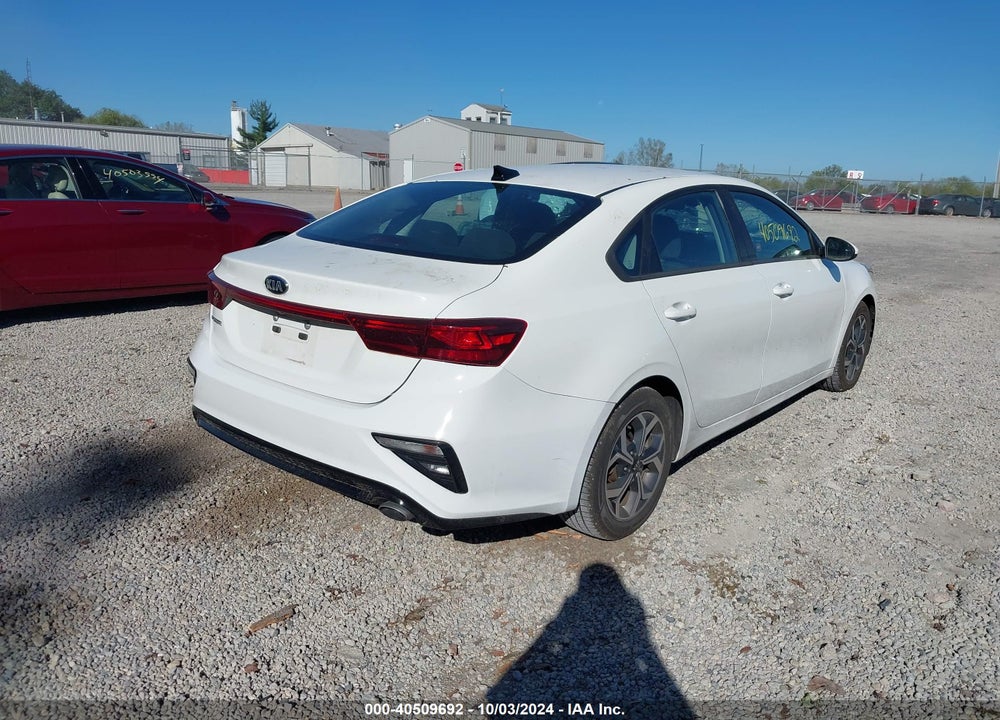2019 KIA FORTE LXS VIN: 3KPF24AD5KE105351