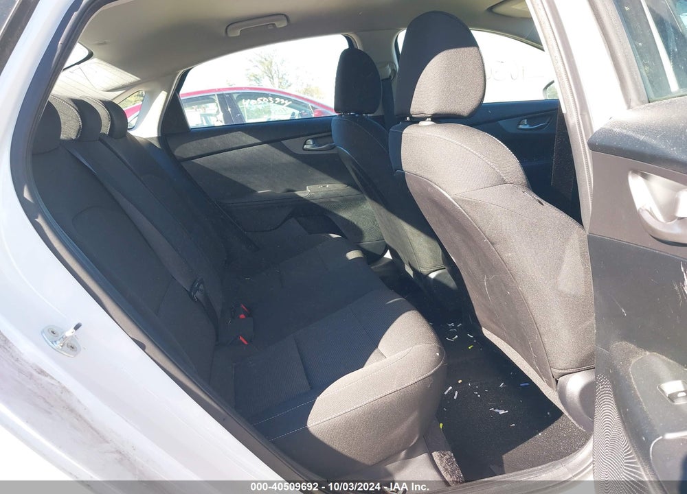 2019 KIA FORTE LXS VIN: 3KPF24AD5KE105351