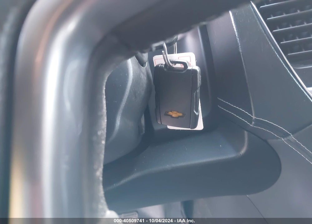 2017 CHEVROLET SUBURBAN LT VIN: 1GNSKHKC2HR224393