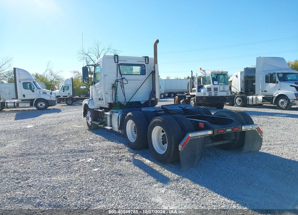 2015 VOLVO VN VNL VIN: 4V4NC9EH4FN913439