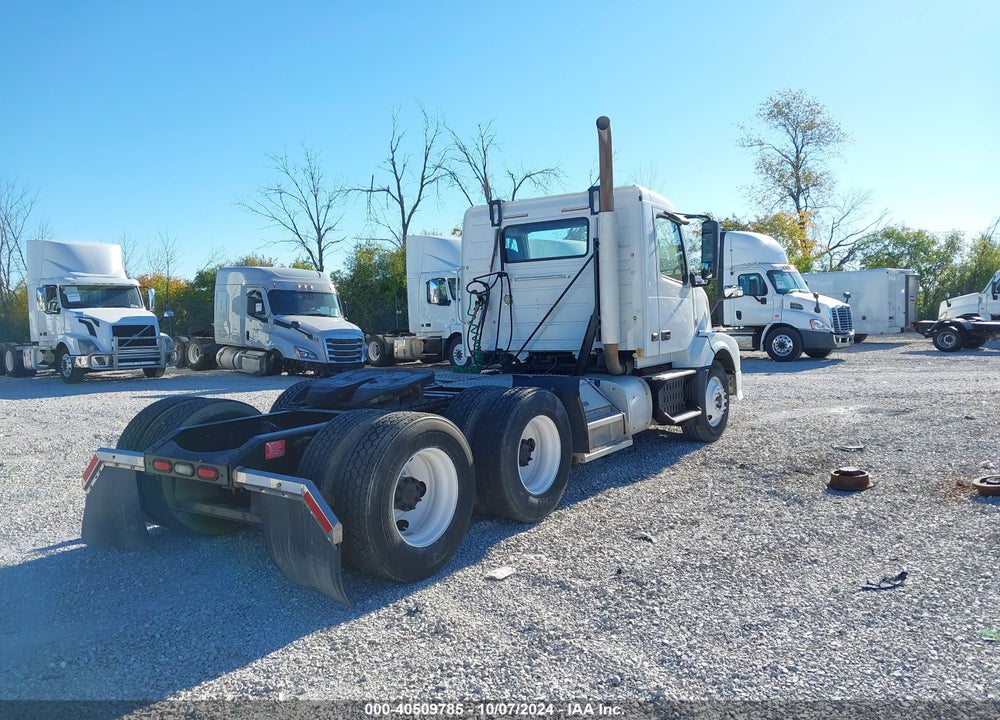 2015 VOLVO VN VNL VIN: 4V4NC9EH4FN913439