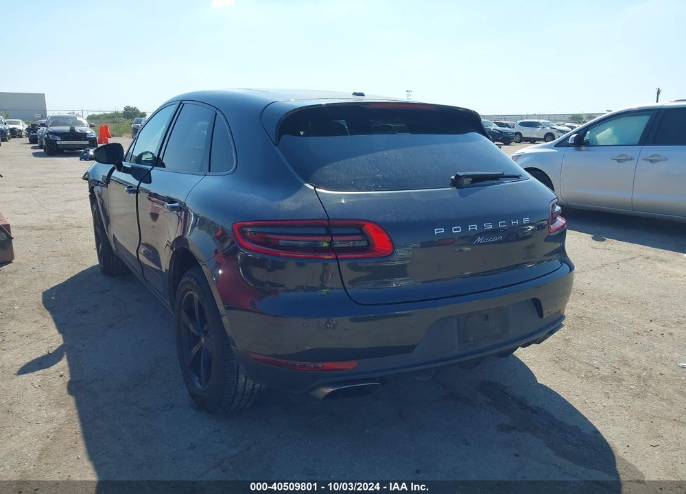 2017 PORSCHE MACAN VIN: WP1AA2A59HLB07631