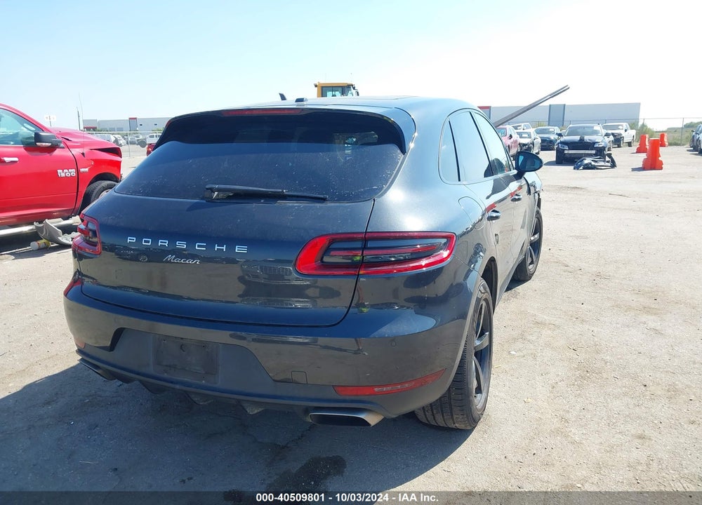 2017 PORSCHE MACAN VIN: WP1AA2A59HLB07631